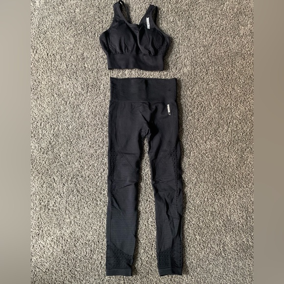 Gymshark Black Work-out set - Picture 1 of 7